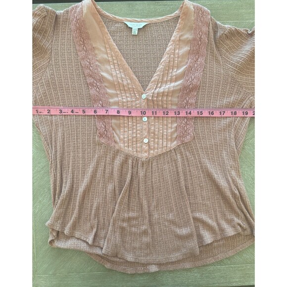 Lucky Brand Blouse Size M Pink Henley V-Neck Pleated Lace Romantic Boho Peasant - Picture 11 of 12